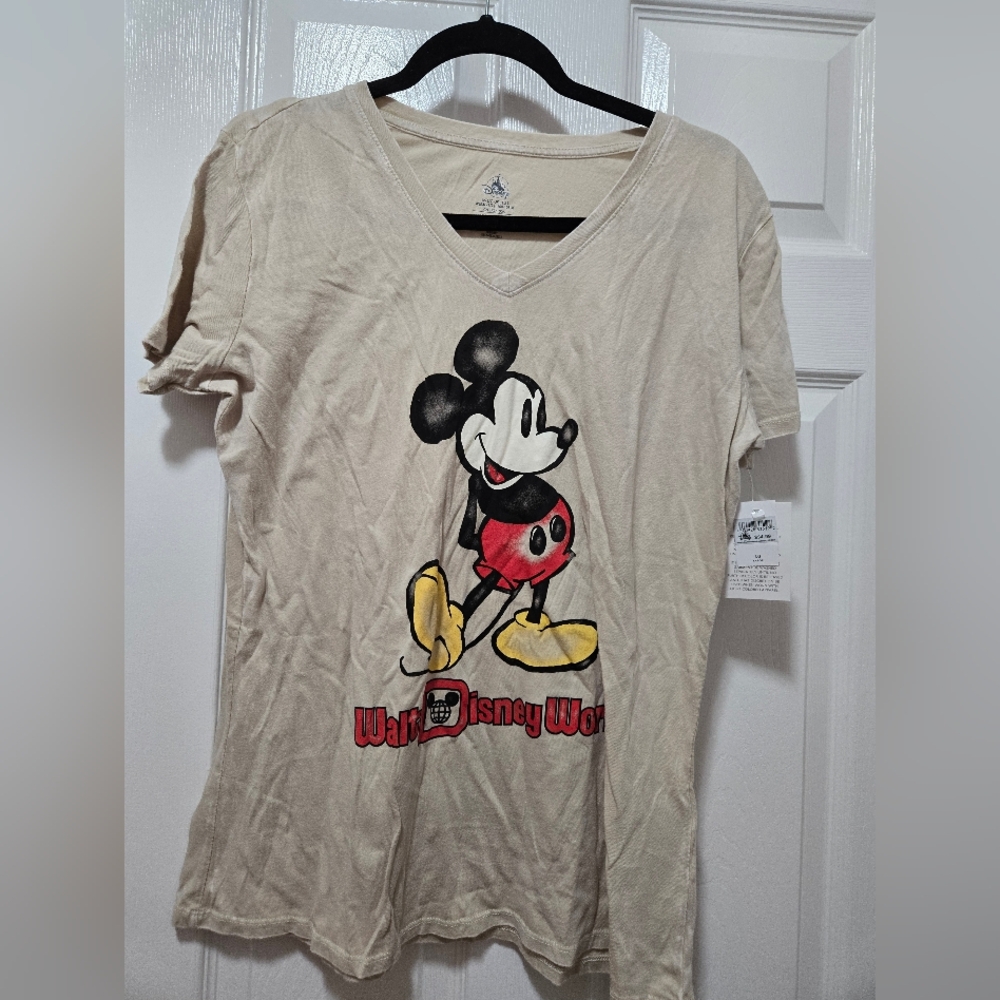 Mickey Mouse Disneyland Tshirt New